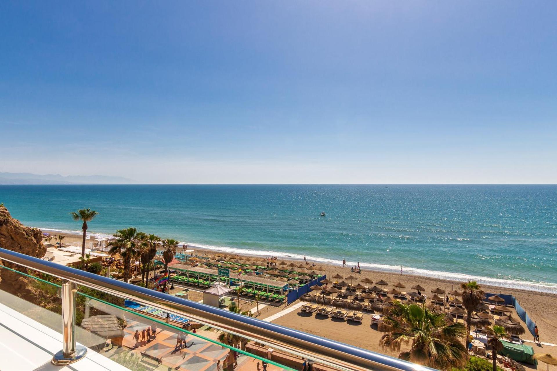 Roca Chica - Parking - Frente Playa - Terraza - Wifi - Bajondillo Y Carihuela Apartment Torremolinos Exterior photo