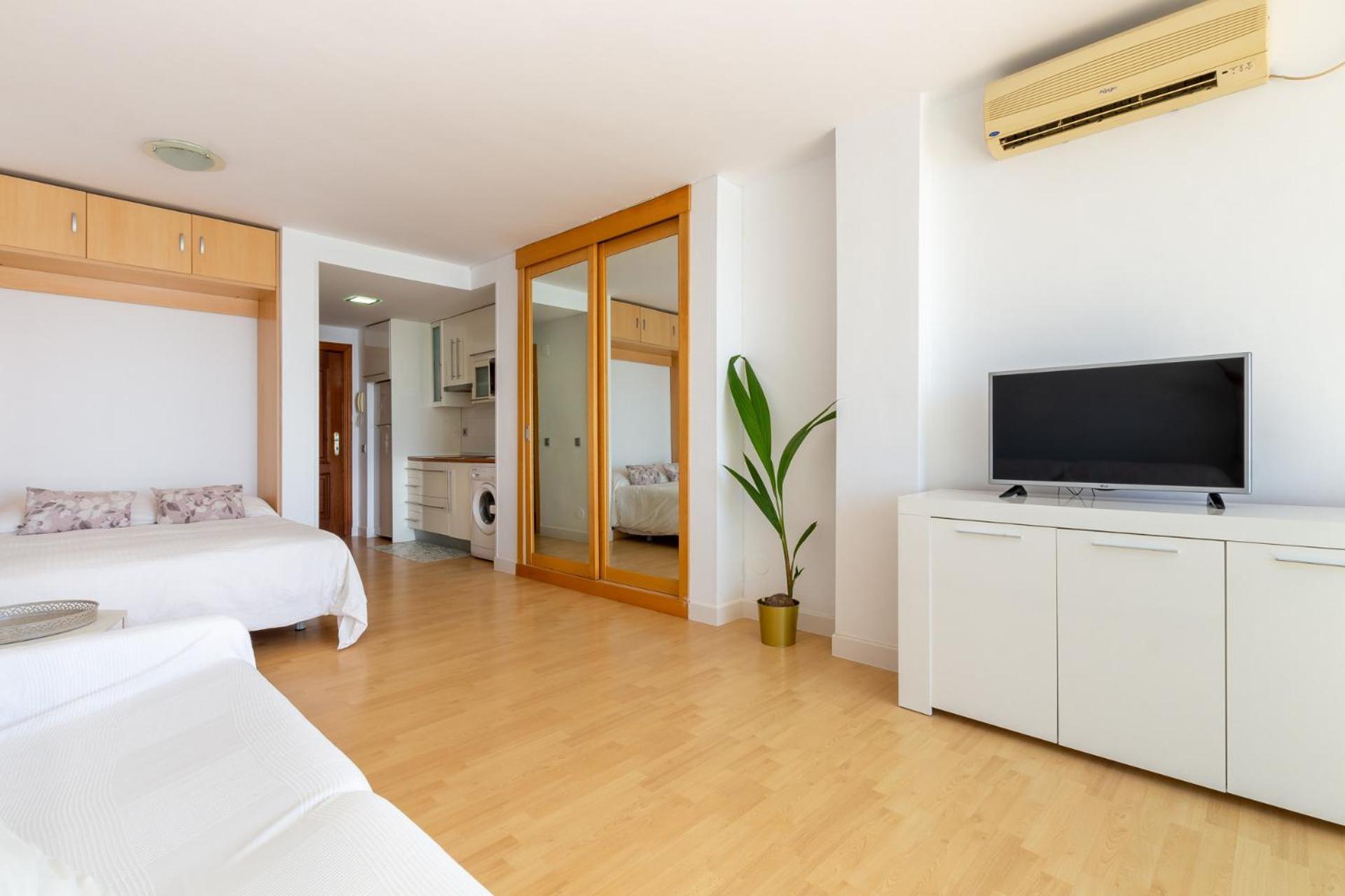 Roca Chica - Parking - Frente Playa - Terraza - Wifi - Bajondillo Y Carihuela Apartment Torremolinos Exterior photo