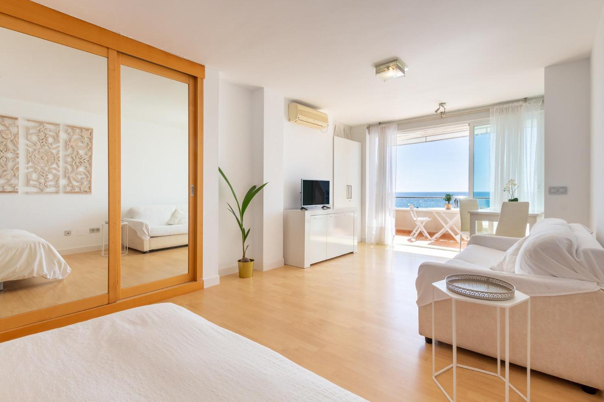 Roca Chica - Parking - Frente Playa - Terraza - Wifi - Bajondillo Y Carihuela Apartment Torremolinos Exterior photo